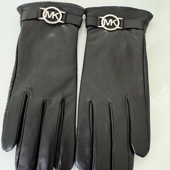 NWOT - Michael Kors Black Leather Gloves - Size Small - Picture 1 of 4